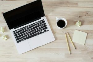 大人語学はオンラインレッスンも対応可能。ご自宅からパソコンで受講でします。